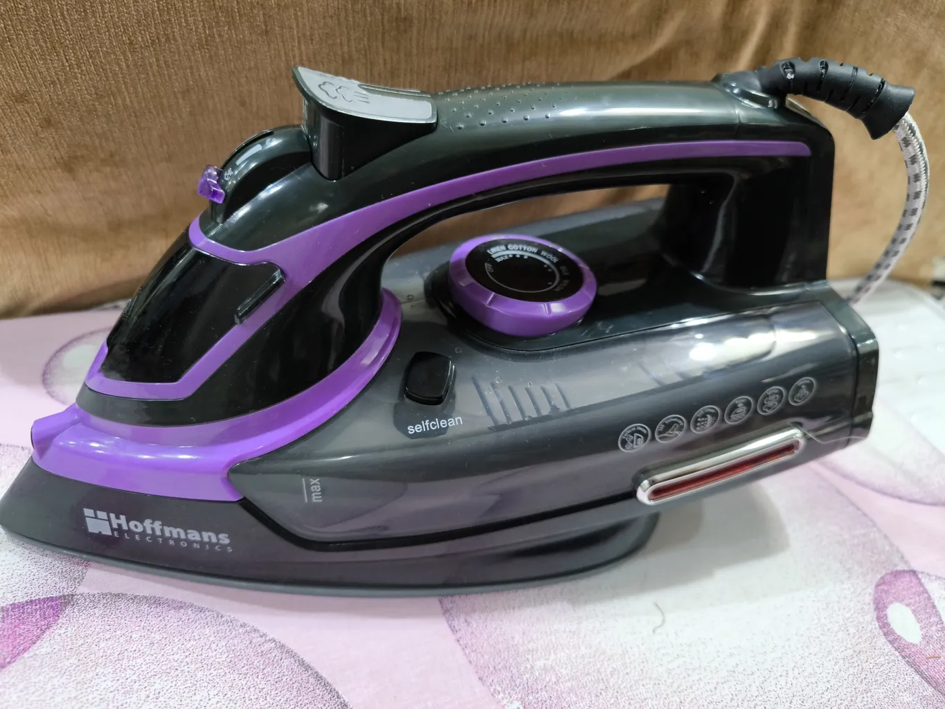 اتو بخار مدل HM-9021