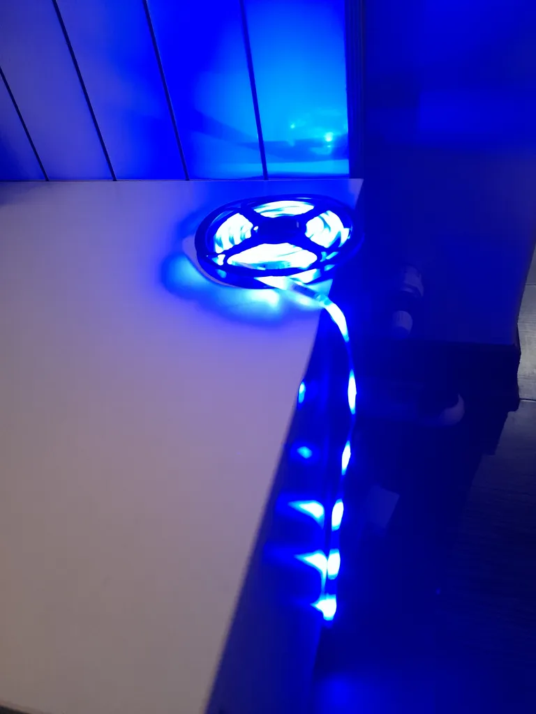 ریسه ال ای دی مدل RGB J طول 5 متر