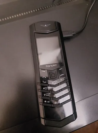 گوشی موبایل هانوفر مدل V6 Pro دو سیم کارت ظرفیت 32 مگابایت