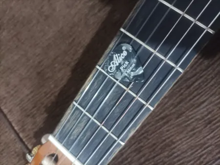 پیک گیتار آلیس مدل 046m