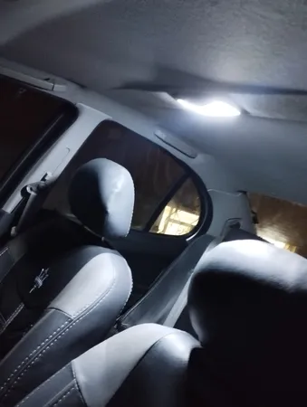 چراغ سقف خودرو وارون مدل P-562-SMD مناسب برای کوییک