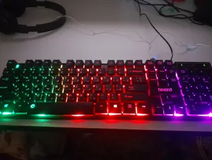 تجریه خرید کیبورد بیاند مدل BK-7120 RGB، سوئیچ ممبران، Full-Size، نورپردازی LED RGB
