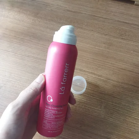 فوم شست‌وشوی صورت لافارر مدل 01 مناسب برای پوست چرب حجم 150 میلی‌لیتر