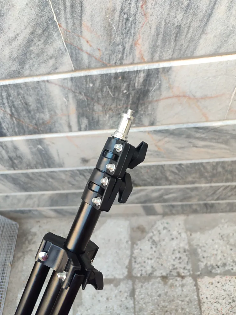 سه پایه دوربین مدل LW215