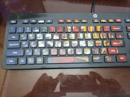 برچسب کیبورد طرح بارسلونا کد 22 با حروف فارسی