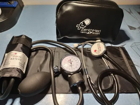 فشارسنج عقربه ای زنیت مد مدل ZTH-5001 به همراه گوشی طبی مدل ZTH-5001