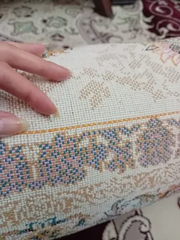 فرش ماشینی ستاره طلایی ملت طرح افشان رزا زمینه کرم