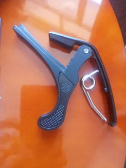 کاپو گیتار مدل BDJ-007