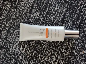 تجریه خرید کرم ضدآفتاب رنگی ام کیو SPF50 مدل NATURAL BEIGE BIO TACHES مناسب انواع پوست، حجم 55 میلی‌لیتر