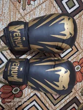 تجریه خرید دستکش بوکس مدل دی ای اچ