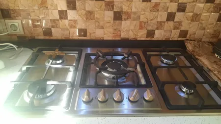 اجاق گاز صفحه ای اخوان مدل GI-135 NP