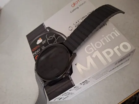 ساعت هوشمند گلوریمی مدل M1 Pro دارای قابلیت های صفحه نمایش رنگی، صفحه نمایش لمسی، کنترل موسیقی، کنترل سطح اکسیژن، بند سیلیکونی