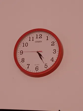 ساعت دیواری عقربه ای سیتیزن طرح دایره مدل اعداد لاتین