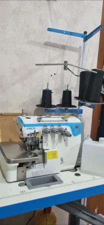 چرخ خیاطی صنعتی سر دوز جک مدل E4_4 به همراه میز و پایه