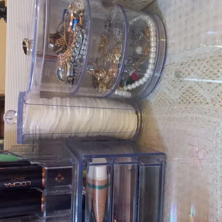 استند لوازم آرایشی مدل M