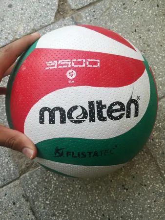 توپ والیبال  مدل چرمی