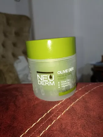 کرم مرطوب‌کننده دست و ناخن نئودرم مدل Olive Dex حجم 150 میلی‌لیتر