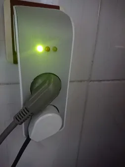 محافظ ولتاژ خیام الکتریک مدل KH8051