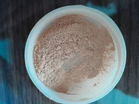 پودر تثبیت کننده آرایش لالا رخ شماره 01