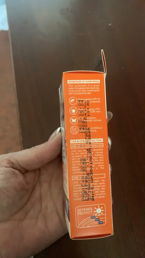 کرم ضدآفتاب بی‌رنگ پیکسل SPF50 مدل Oily Acne-Prone Skin، مناسب پوست‌های چرب، حجم 50 میلی‌لیتر