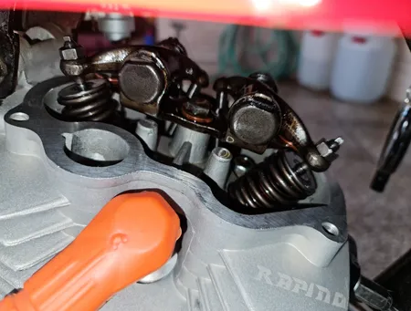 روغن موتور سیکلت تمام سنتتیک بوش مدل SN 20W-50 حجم 1 لیتر