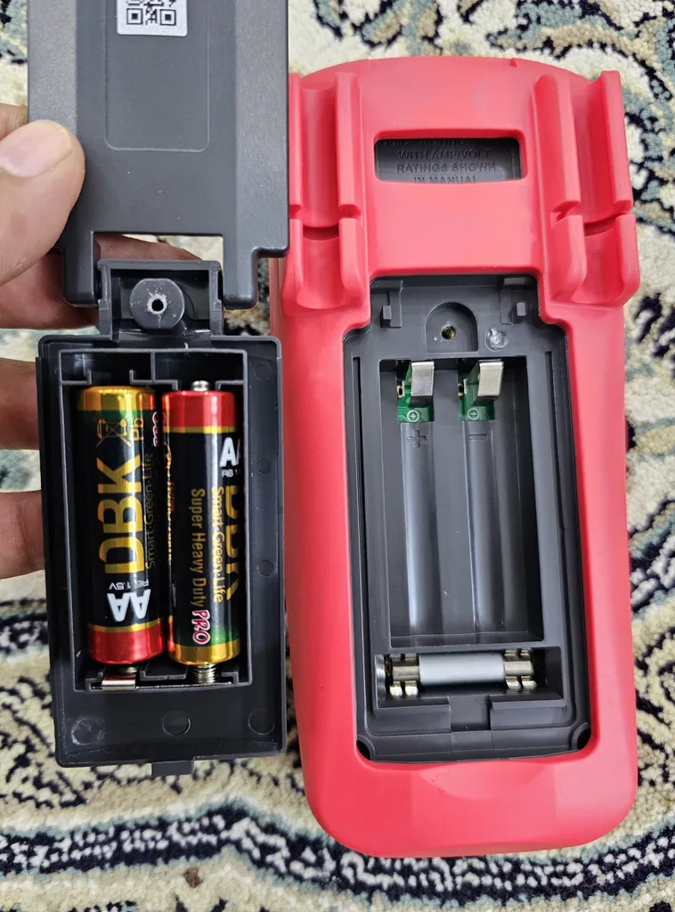 مولتی متر یونی-تی مدل UT-139C