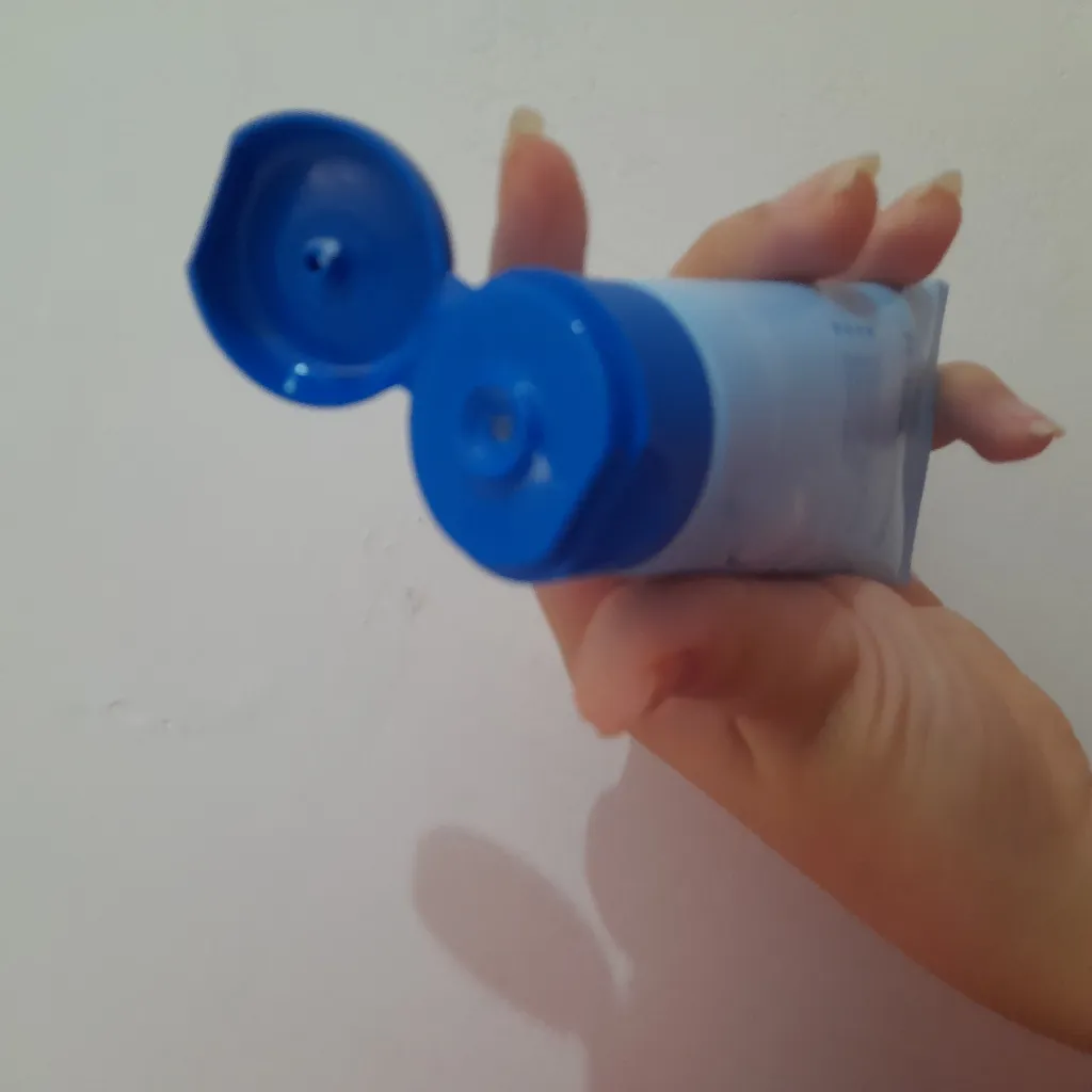 کرم آبرسان نئودرم مدل Hyaluronic-acid حجم 50 میلی‌لیتر