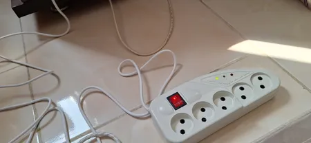 محافظ ولتاژ برق تکسان مدل TS-110