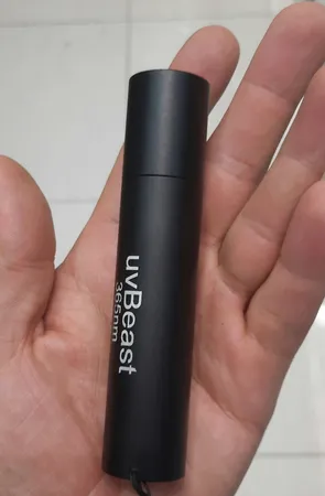 چراغ قوه دستی مدل UV 365nm filter