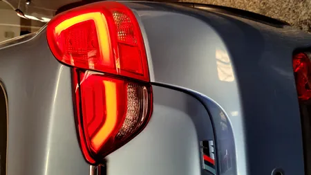 چراغ خطر عقب نورگستر مدل پلاس مناسب برای کوئیک بسته 2 عددی