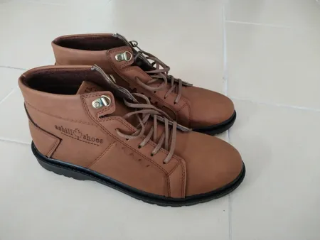 نیم بوت مردانه مدل شیک گام