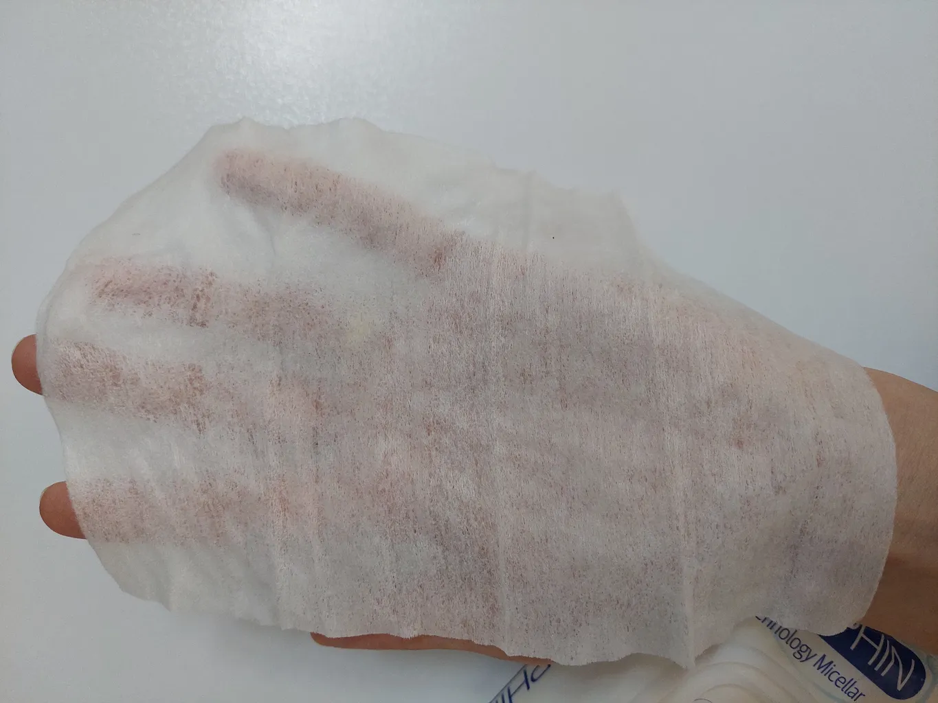 دستمال مرطوب پاک کننده آرایش دلفین مدل 001 بسته 60 عددی