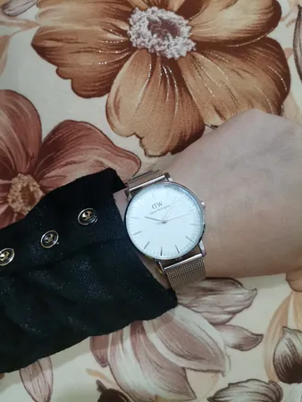 ساعت مچی عقربه ای زنانه مدل W 722 - FE-NO-SE