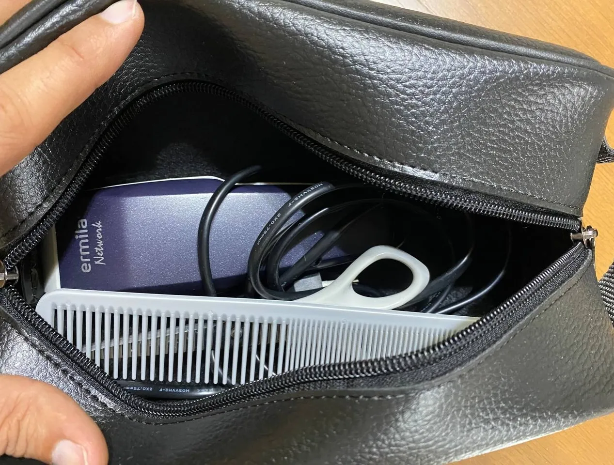 کیف لوازم آرایشی گارد مدل لوییز TZ1BLK