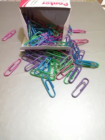 گیره کاغذ پنتر مدل متالیک سایز 28 میلی متر