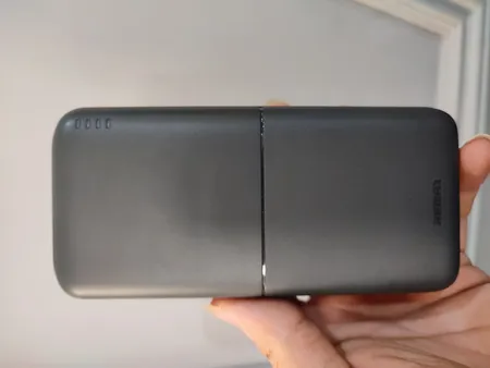 پاوربانک 12 وات ریمکس مدل RPP-26 ظرفیت 20000 میلی آمپر ساعت