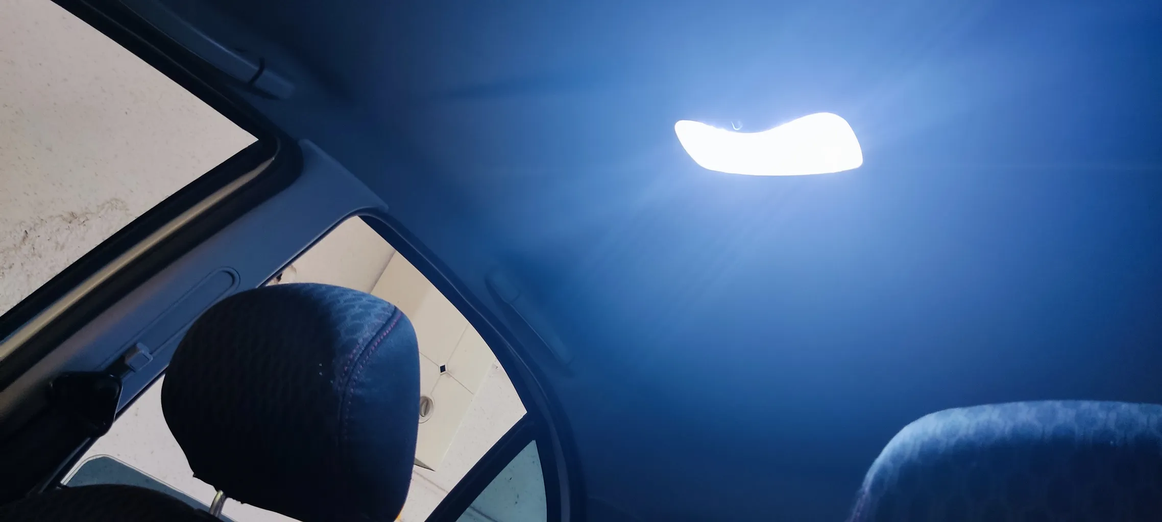 چراغ سقف خودرو وارون مدل P-562-SMD مناسب برای کوییک