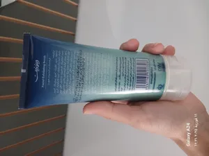 تجریه خرید اسکراب لایه بردار روزانه رینوزیت مدل Deep action exfolianting حجم 200 میلی لیتر