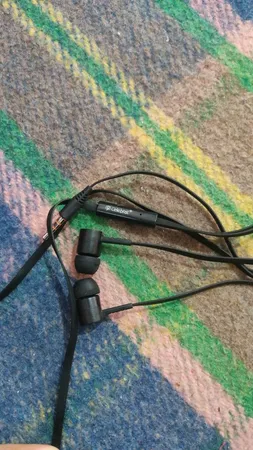 هندزفری سلبریت مدل D2