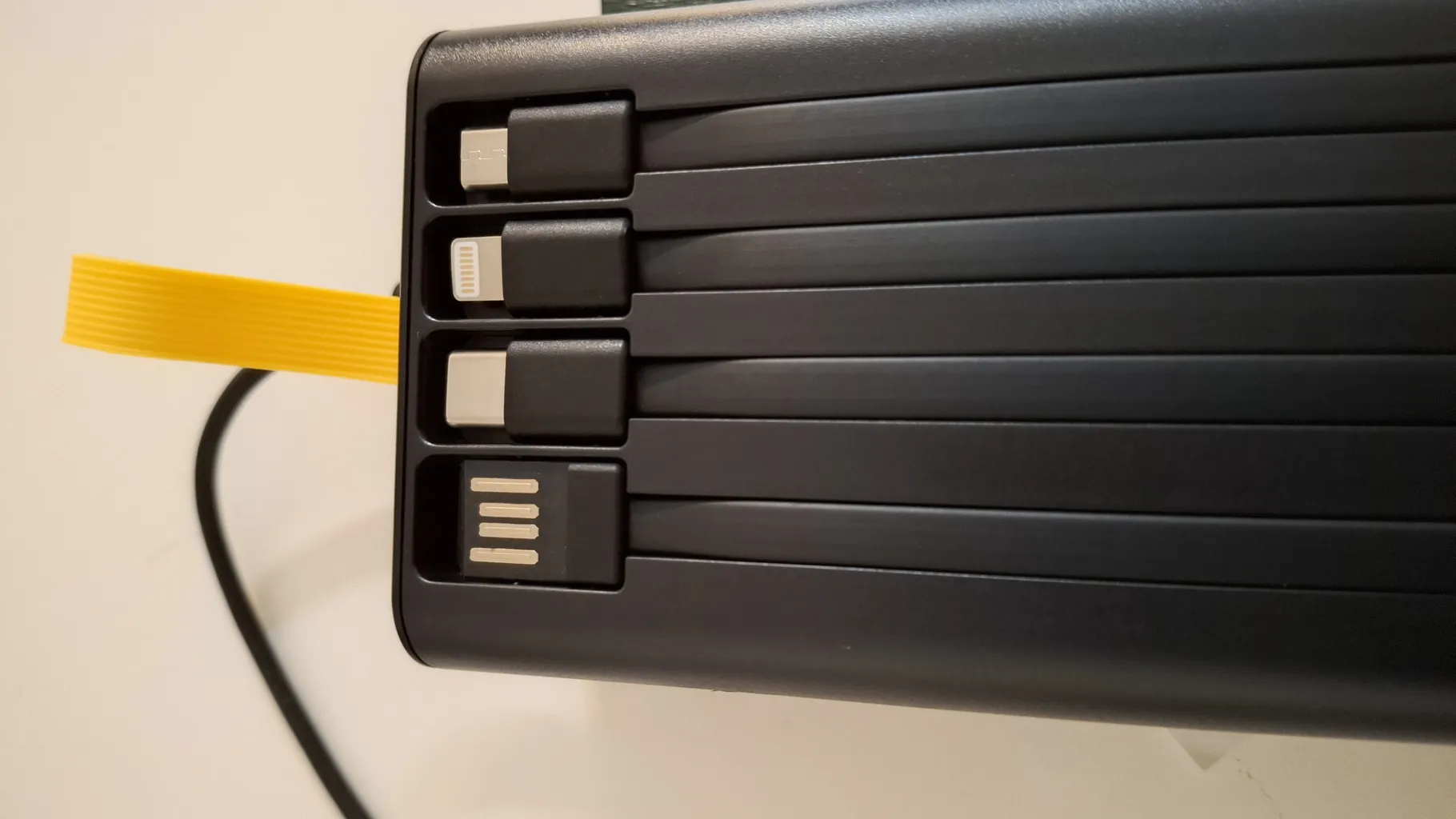 پاوربانک 20 وات گرین لاین مدل Transparent Pro ظرفیت 20000 میلی آمپر ساعت