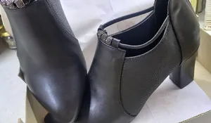 تجریه خرید کفش زنانه مدل سه نگین خاویاری