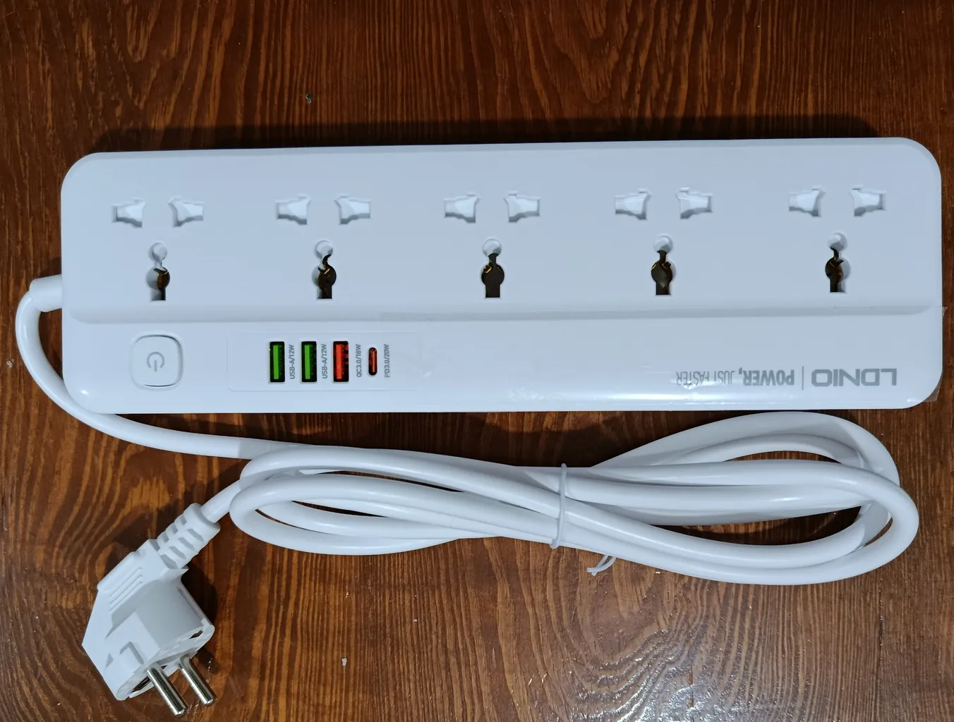 چندراهی برق الدینیو مدل SC5415 Power Strip With USB Port