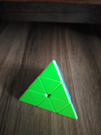 روبیک هرمی مدل Eseries