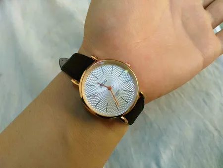 ساعت مچی عقربه ای زنانه آبی یو مدل P4-63