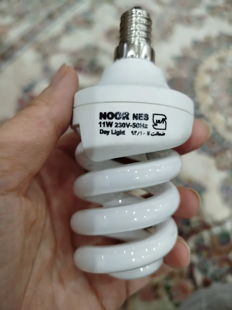 لامپ کم مصرف 11 وات لامپ نور مدل HGR پایه E14 بسته 10 عددی