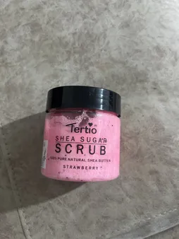 اسکراب لایه بردار پوست ترتیو مدل توت فرنگی شی باتر وزن 320 گرم