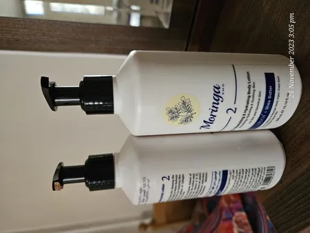 لوسیون مرطوب کننده بدن مورینگا امو مدل مغذی 2 مناسب پوست های خشک حجم 300 میلی لیتر