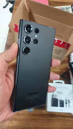 گوشی موبایل سامسونگ مدل Galaxy S23 Ultra دو سیم کارت ظرفیت 256 گیگابایت و رم 12 گیگابایت - ویتنام