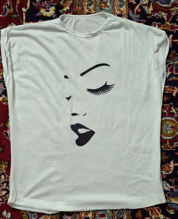 تیشرت زنانه طرح نگاه کد 105