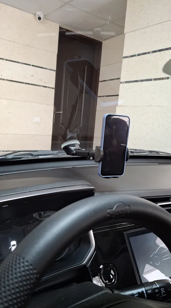 پایه نگهدارنده گوشی موبایل و تبلت بنیوس مدل BE-MH04